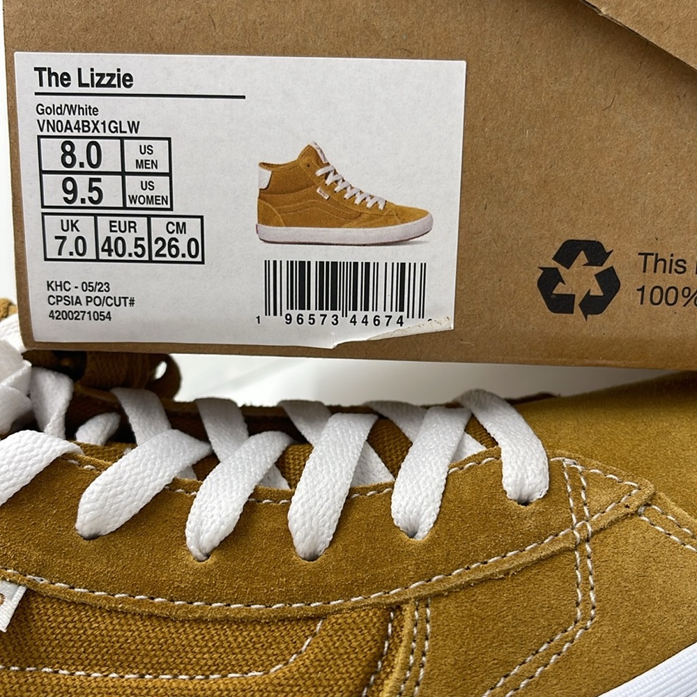 Vans WMNS High-Top Sneakers - Mustard White The Lizzie
Gold/White
VN0A4BX1GLW - Picture 16 of 16